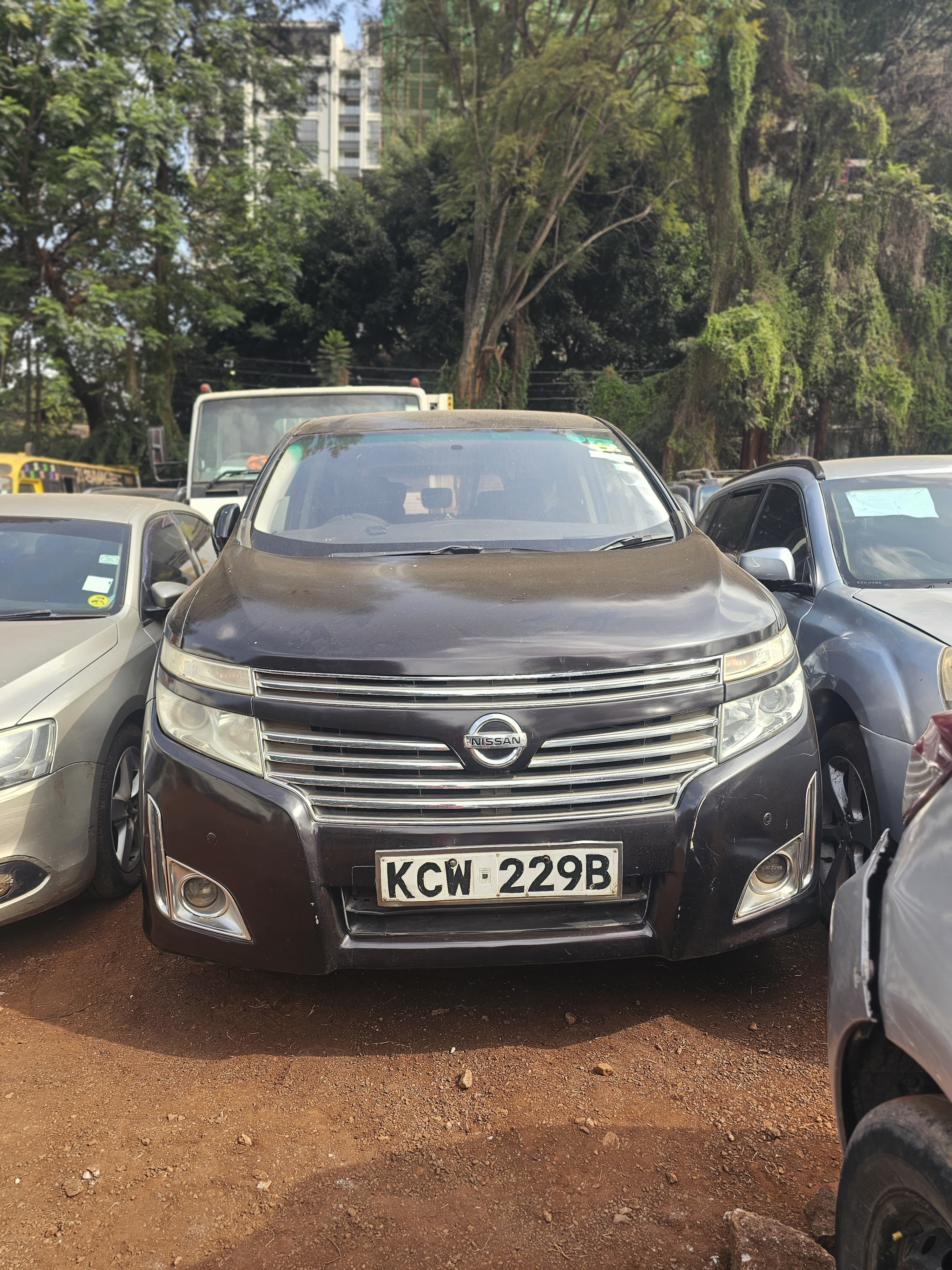 2012 NISSAN ELGRAND