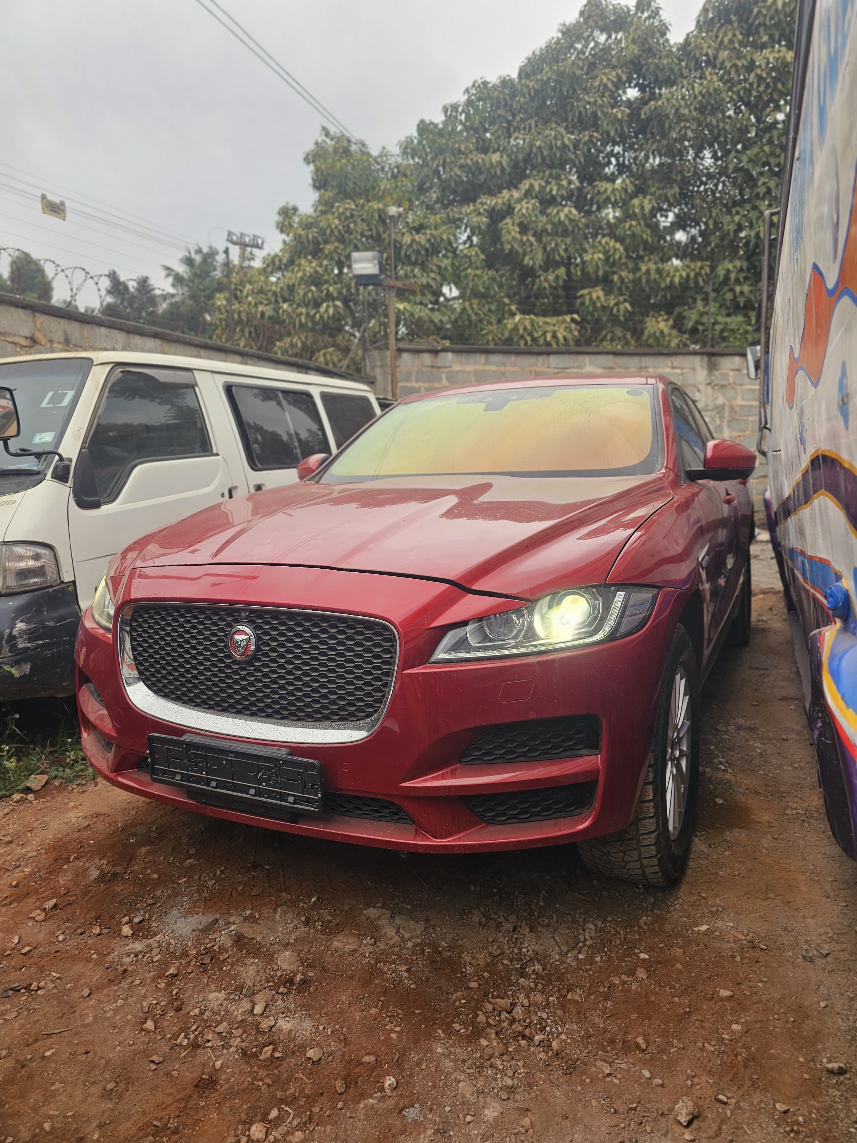 JAGUAR F- PACE