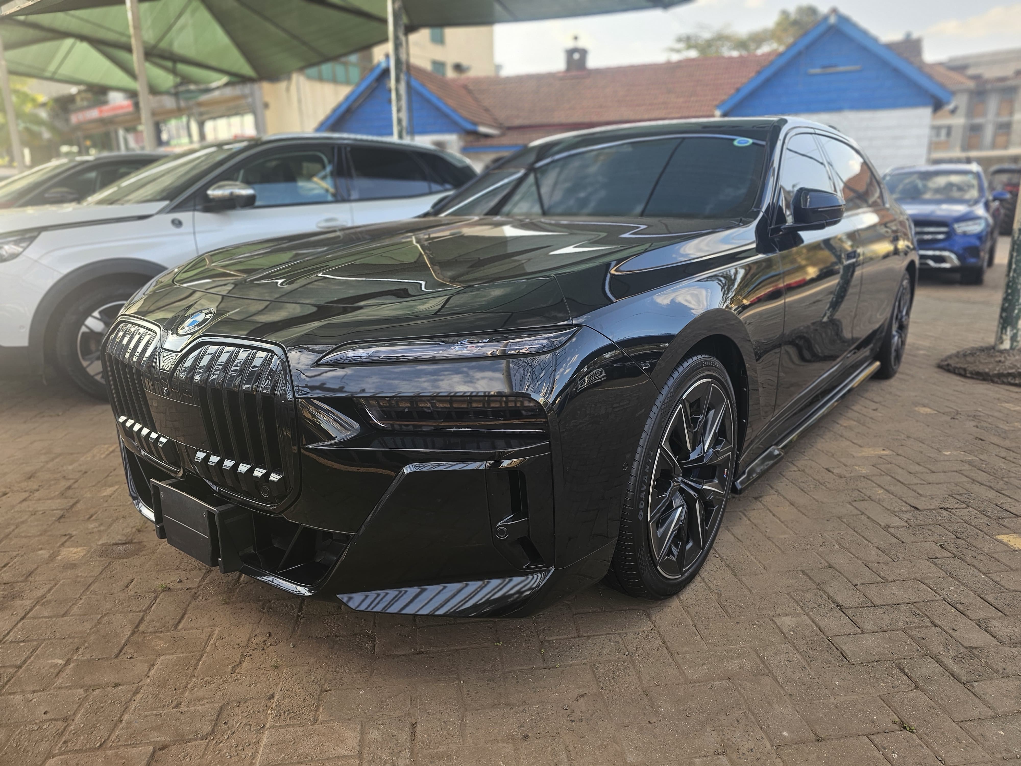 2023 BMW 740i