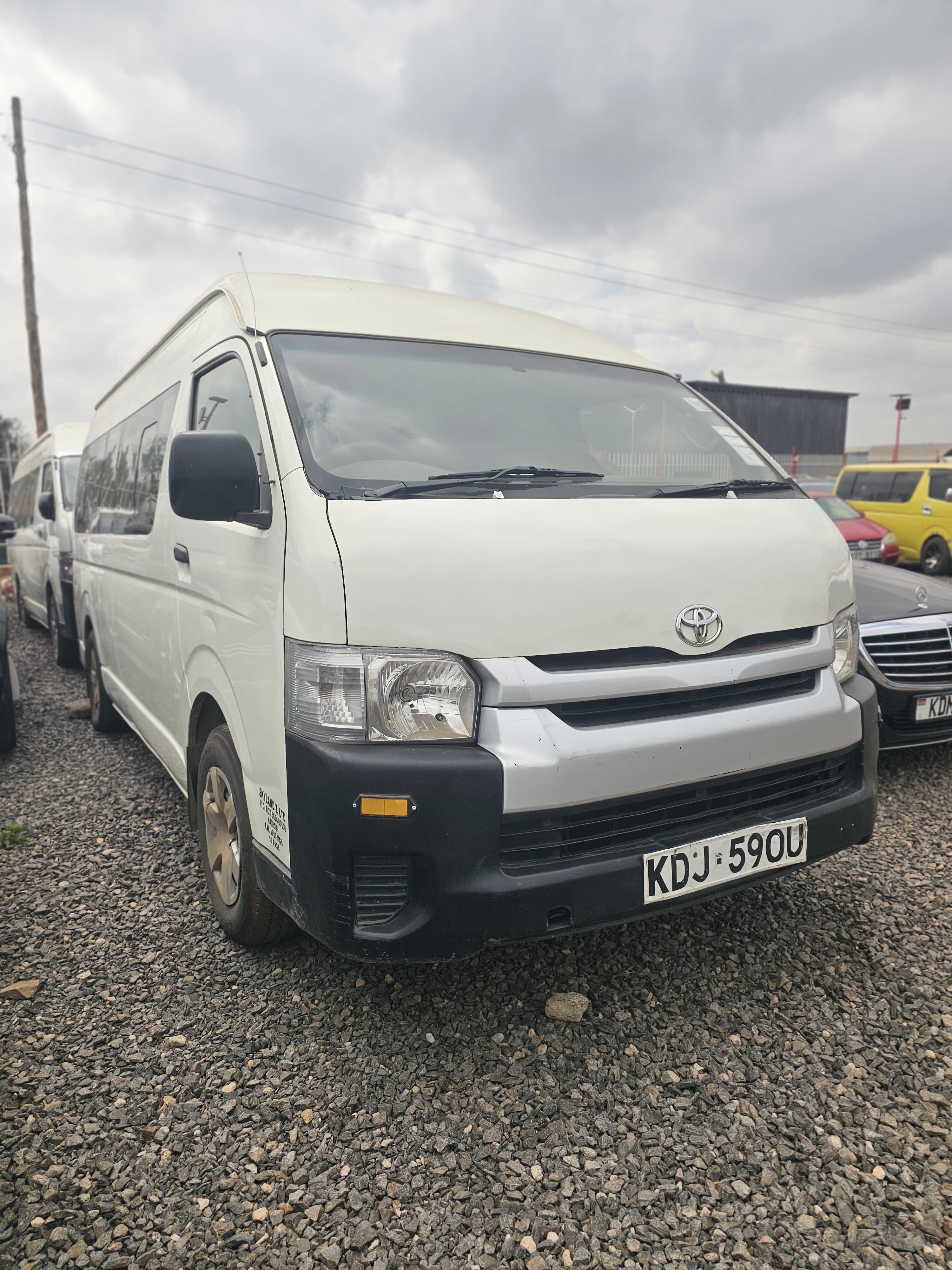 TOYOTA HIACE 9L