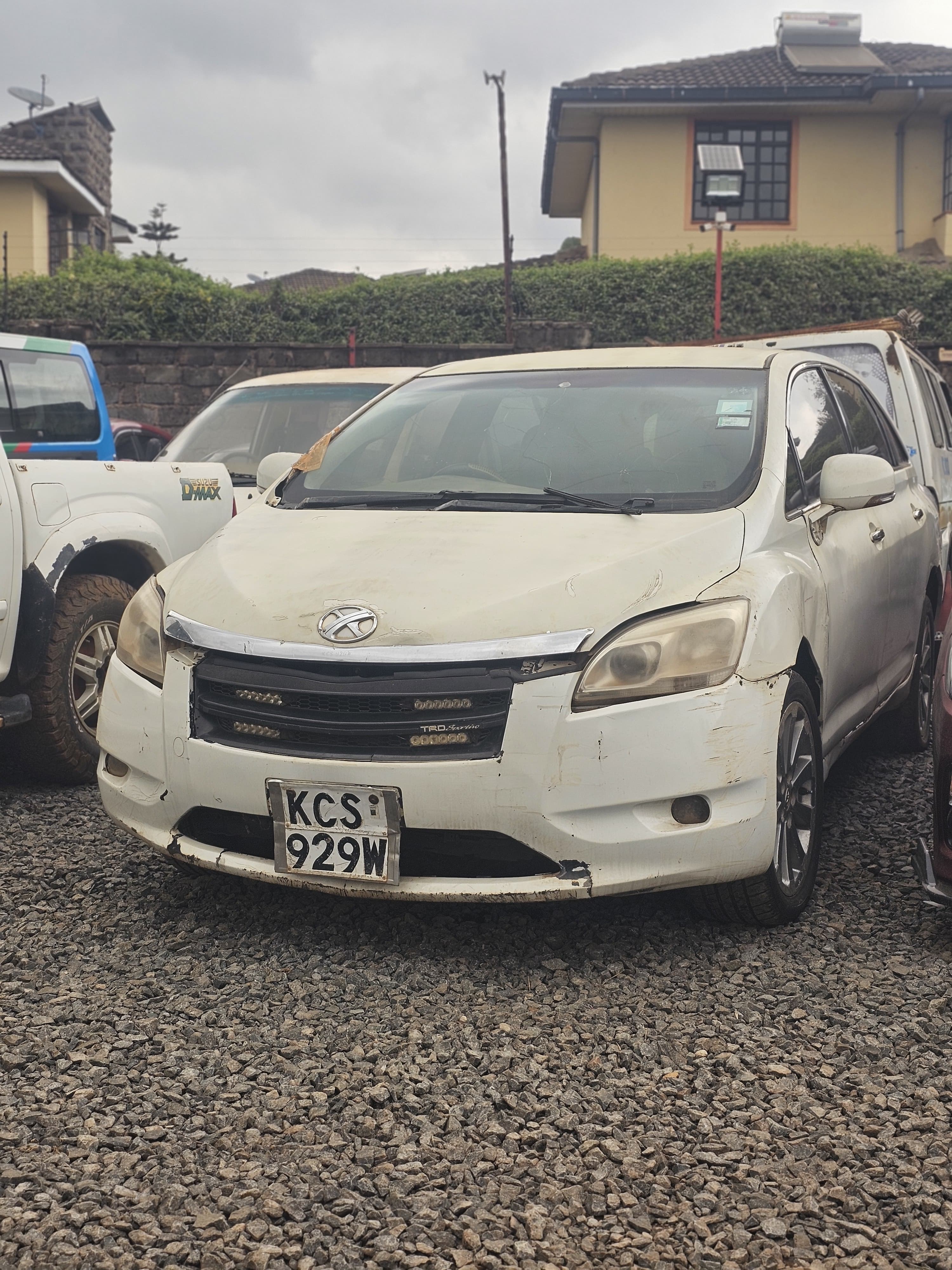 TOYOTA MARK X ZIO