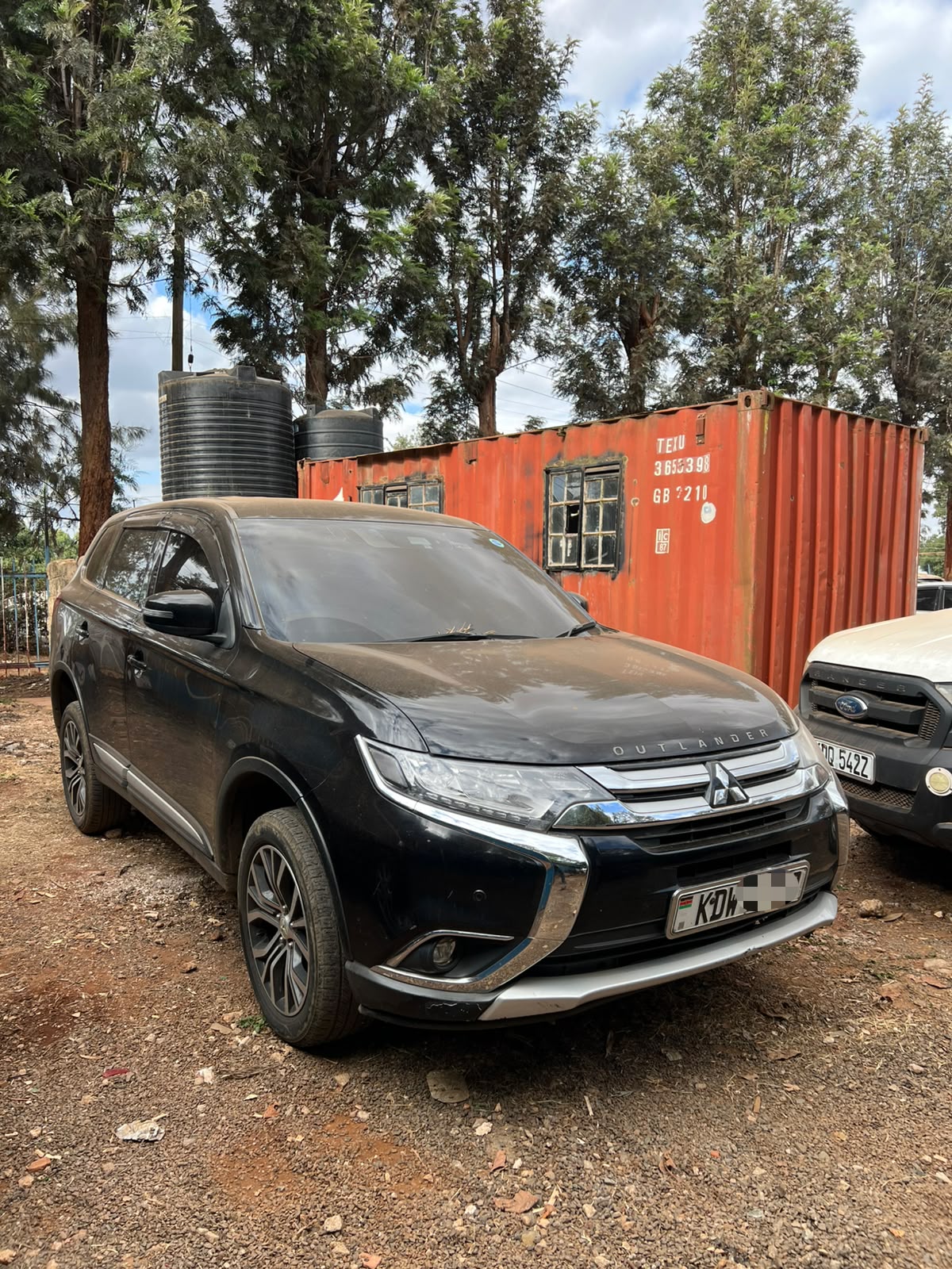 MITSUBISHI OUTLANDER