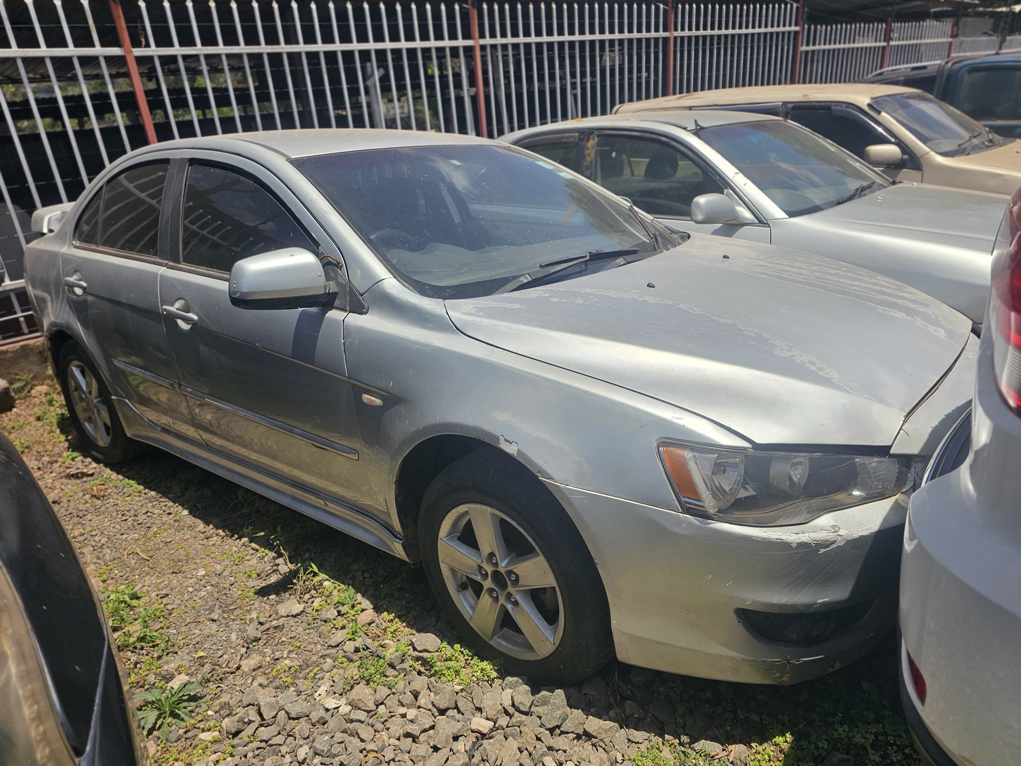 MITSUBISHI LANCER