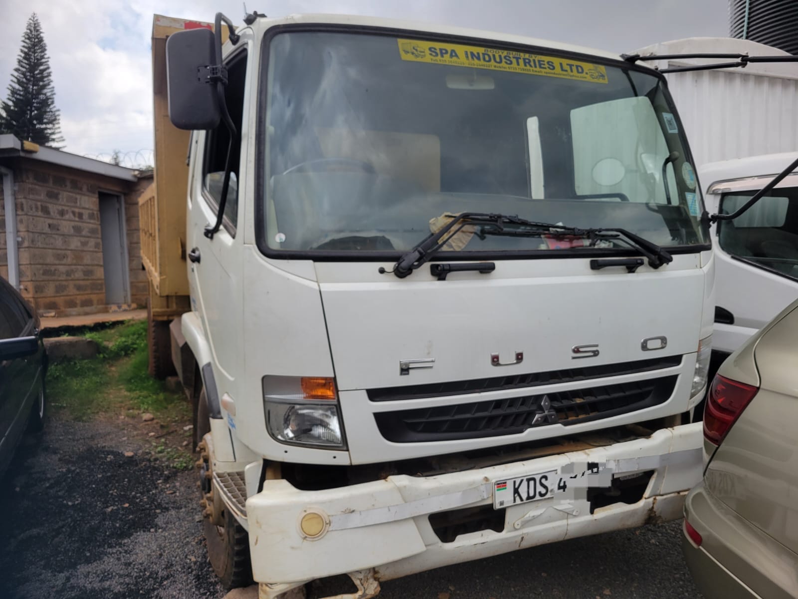 MITSUBISHI FUSO TIPPER